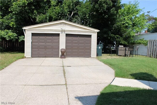 Photo - 1222 Castleton Rd