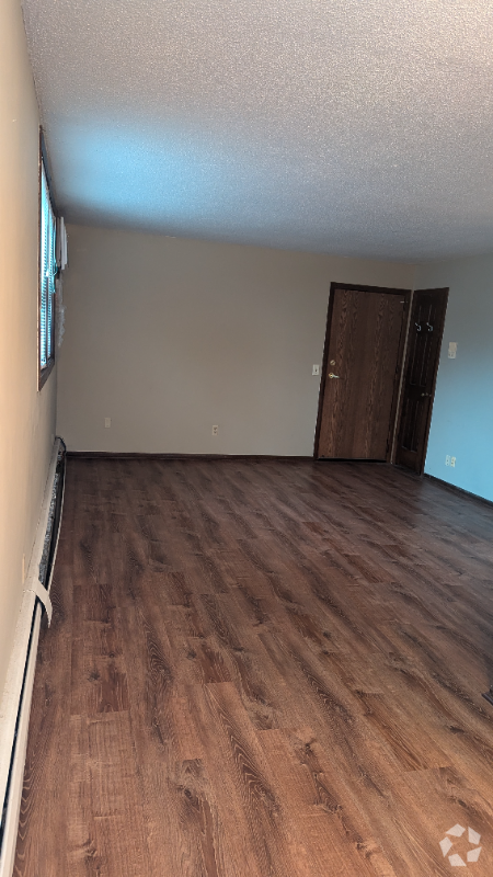 Building Photo - 901 4th St NE Rental