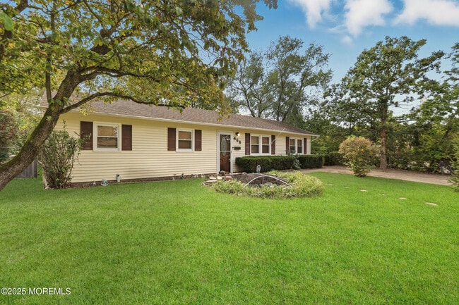 Photo - 468 Brookforest Dr