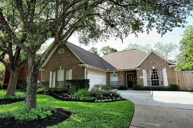 Photo - 7919 Wellington Ct N