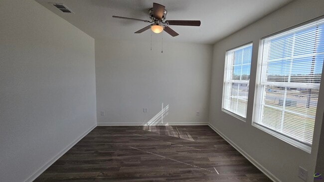 Photo - 502 Liberty Hall Dr