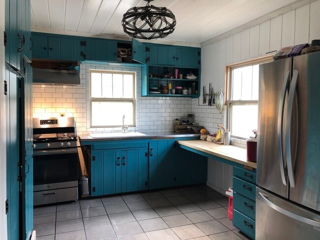 Photo - 1525 Van Buren St