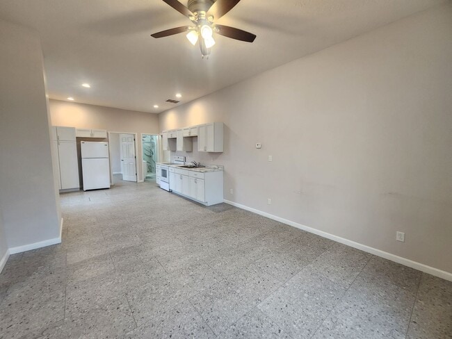458 N 9th St Unit 2 (B1-290) (B1-292)