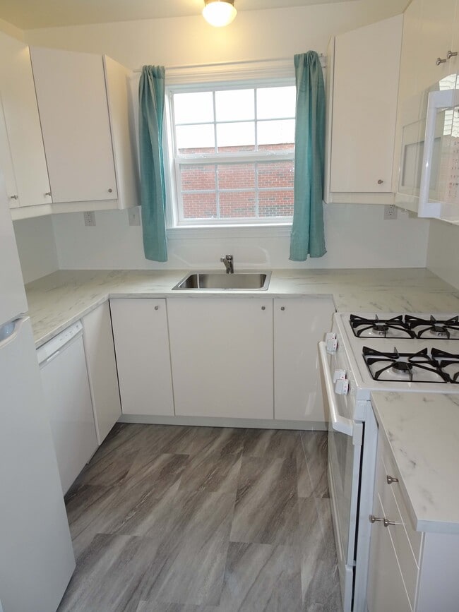 Photo - 903 Sherman Ln