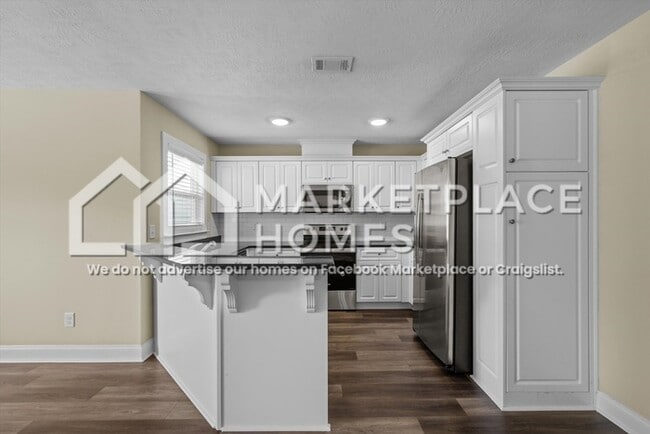 Photo - 124 Downsbury Rd