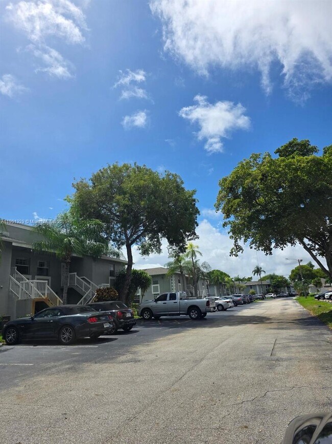 Photo - 438 NE 210th Cir Terrace Unit 102-4B