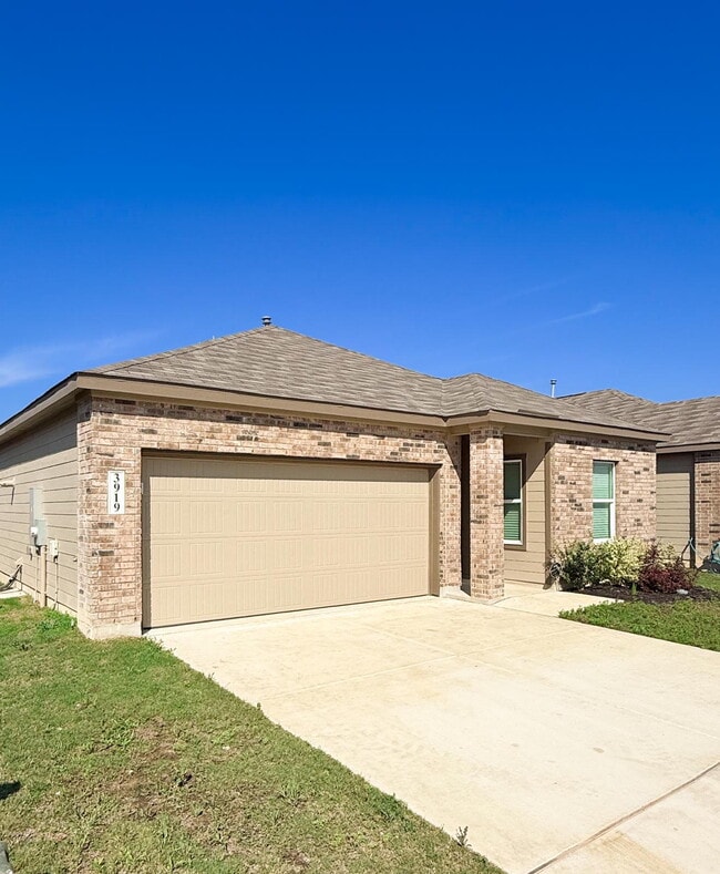 Photo - Charming 3-Bedroom Sanctuary with 2 Full Baths Near Lackland Air Force Base – 1469 Sq Ft of Comfo...
