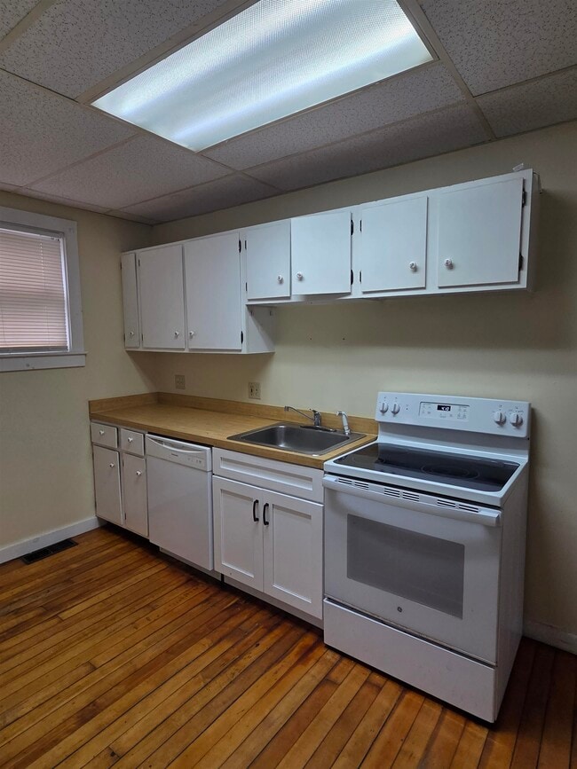 106 W Main St Unit 1