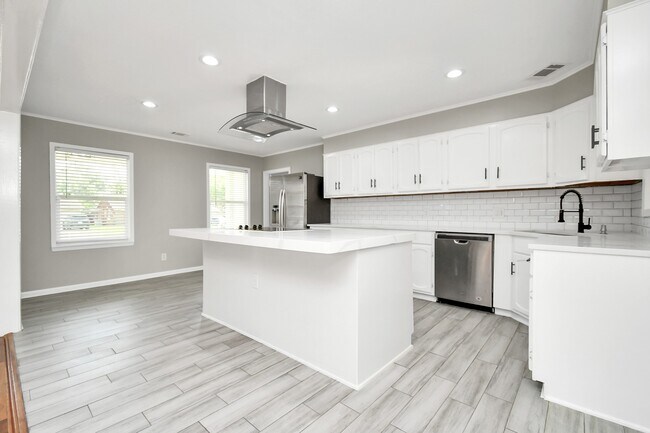 Photo - 8034 Ridgeview Dr