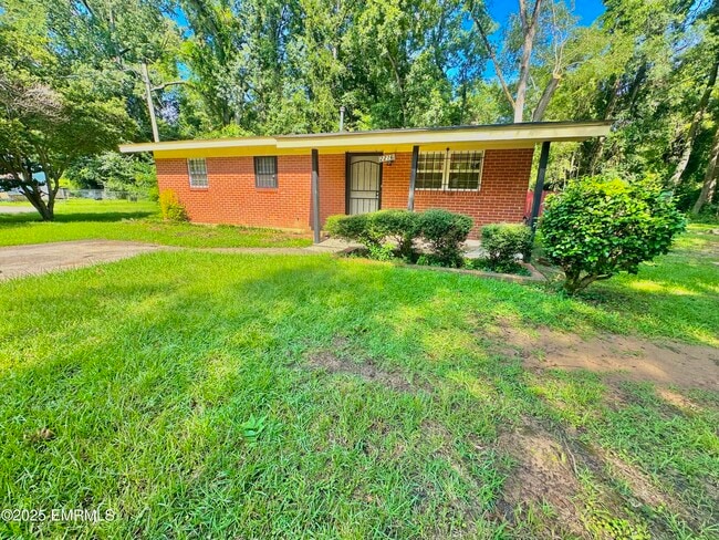 Building Photo - 2216 32nd Ave Rental