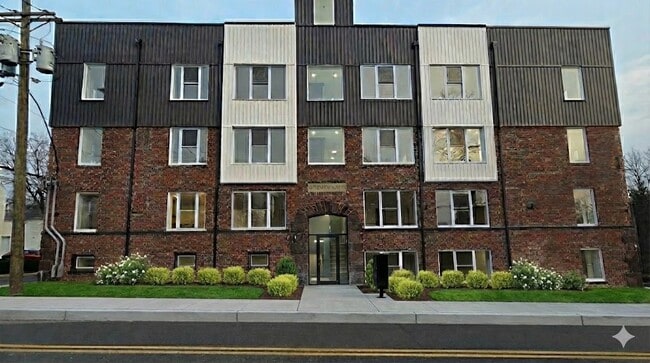 Building Photo - West View Towers