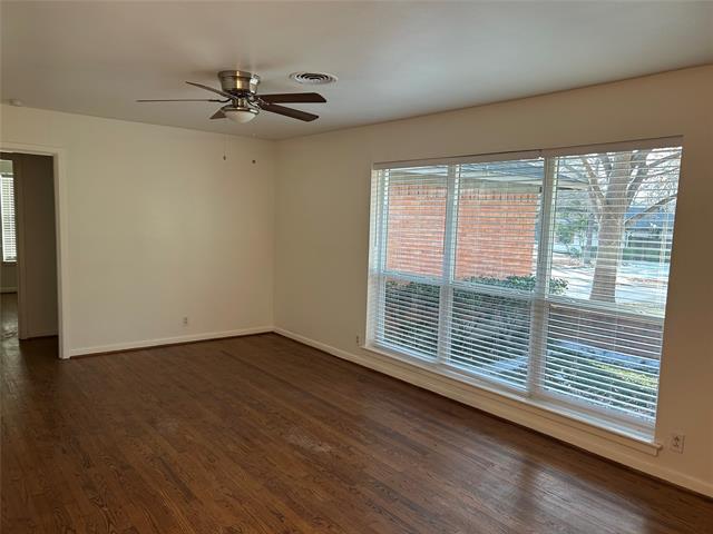 Photo - 888 Berkinshire Dr