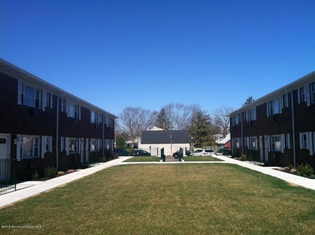 Manasquan Village Apartments - Manasquan Village Apartments