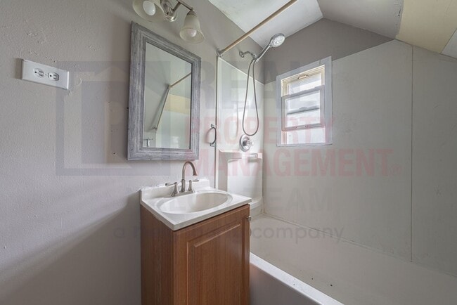 Photo - 4242 Mapledale Ave Unit #3