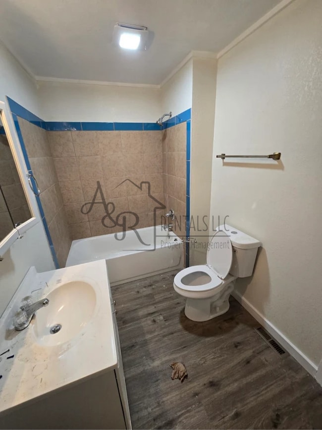 Photo - 513 E Adams St