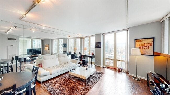 Photo - 345 N LaSalle St Unit 2302