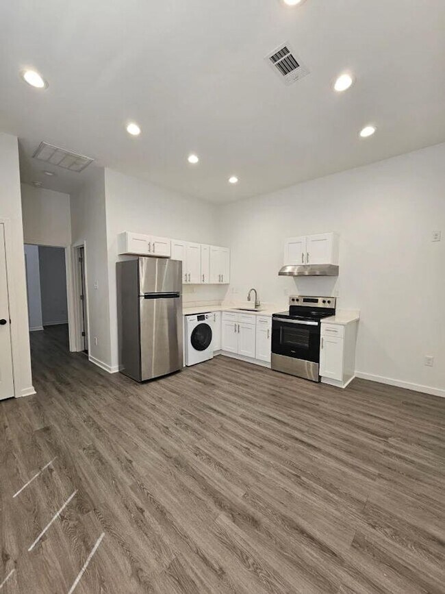 Photo - 214 S Park St Unidad B