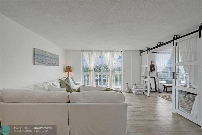 Photo - 1050 Hillsboro Mile Unit 305W