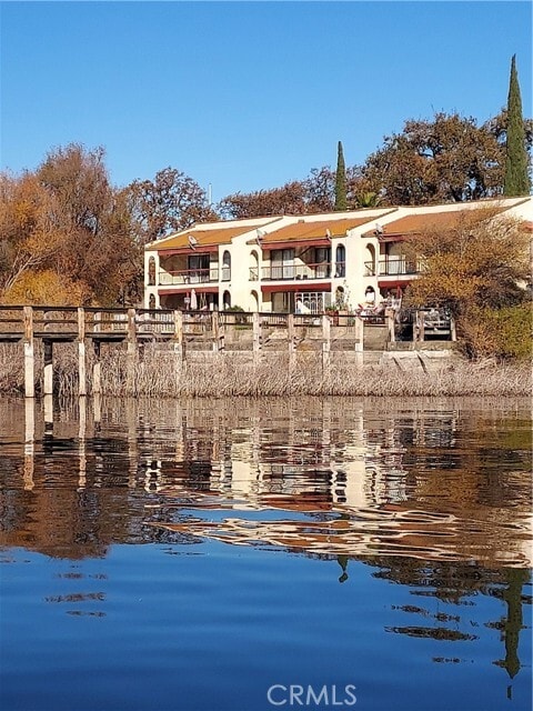 Building Photo - 14083 Lakeshore Dr