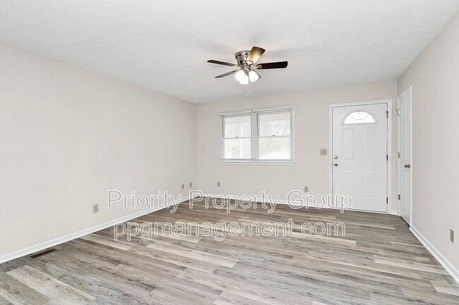 Photo - 225 Pineland Ave