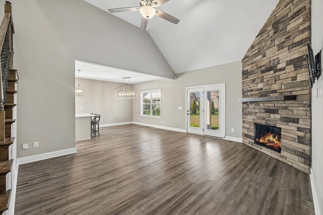 Photo - 1082 Wittys Way