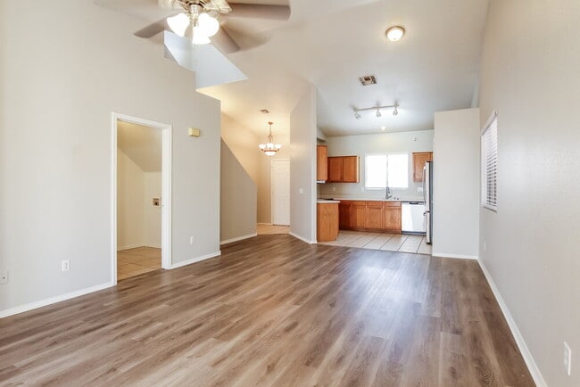 Photo - 1110 N Steele
