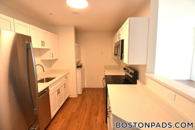 Building Photo - 75 Peterborough St Unit 604 Rental