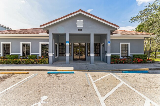 Photo - Cobblestone on The Lake Apartments