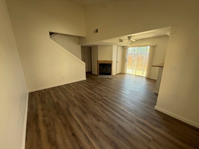 Building Photo - 7913 S Laurelglen Blvd Unit D