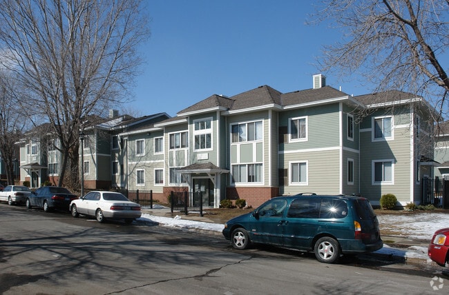 Photo - Cecil Newman Apartments