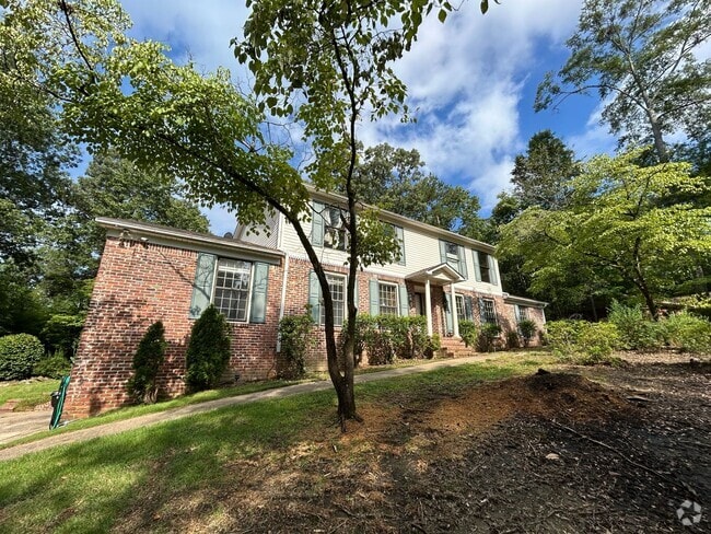 Building Photo - 3553 Hampshire Dr Rental