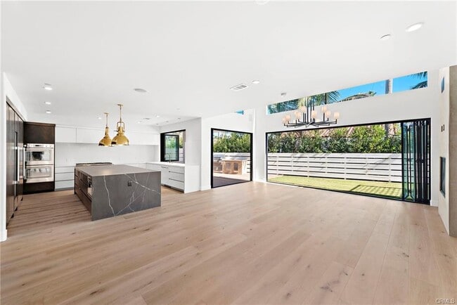 Photo - 207 W Avenida San Antonio