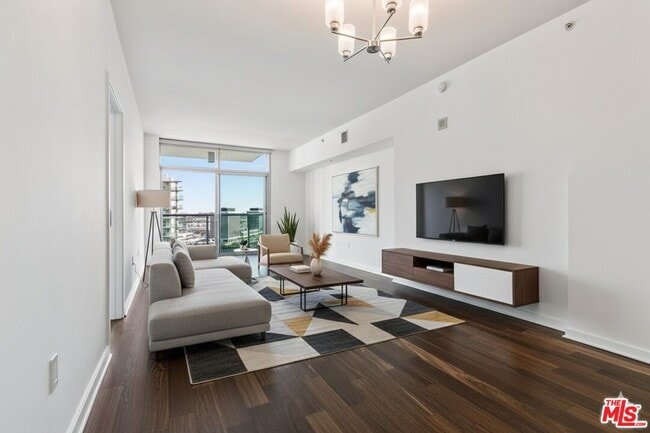 Building Photo - 13700 Marina Pointe Dr Unit 1631