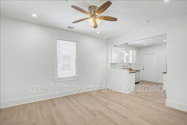 615 W 39th St Unit B