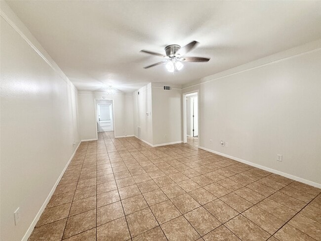 Photo - 500 Willow Dr Unit B7