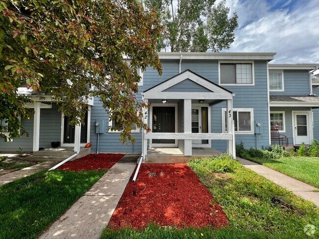 Building Photo - Charming 2 Bed 1.5 Bath Townhome in West F...