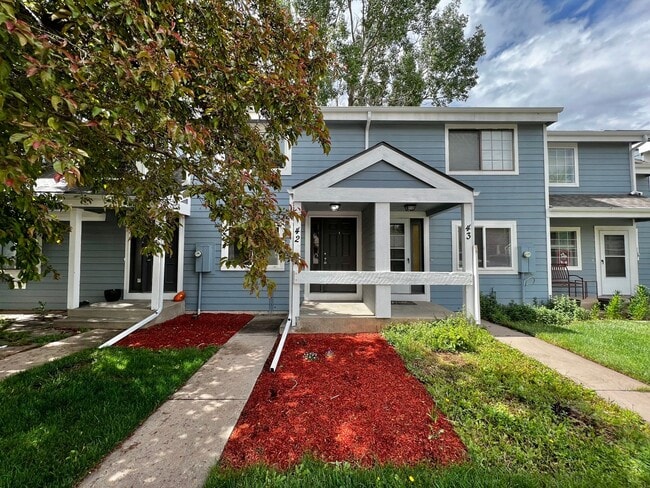 Charming 2 Bed 1.5 Bath Townhome in West F... - Charming 2 Bed 1.5 Bath Townhome in West F...
