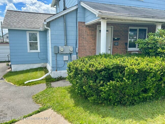 Photo - 144 E Grace St