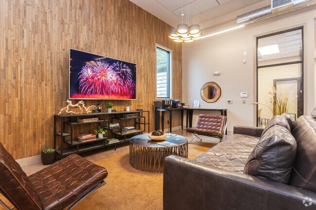 Leasing Office - Grandview Apartments