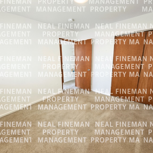 Photo - 1 Bed 1 Bath, No parking. Tenant pay all U... Unit 3