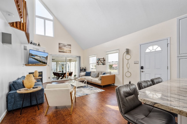 Photo - 145 Old Farm Hollow