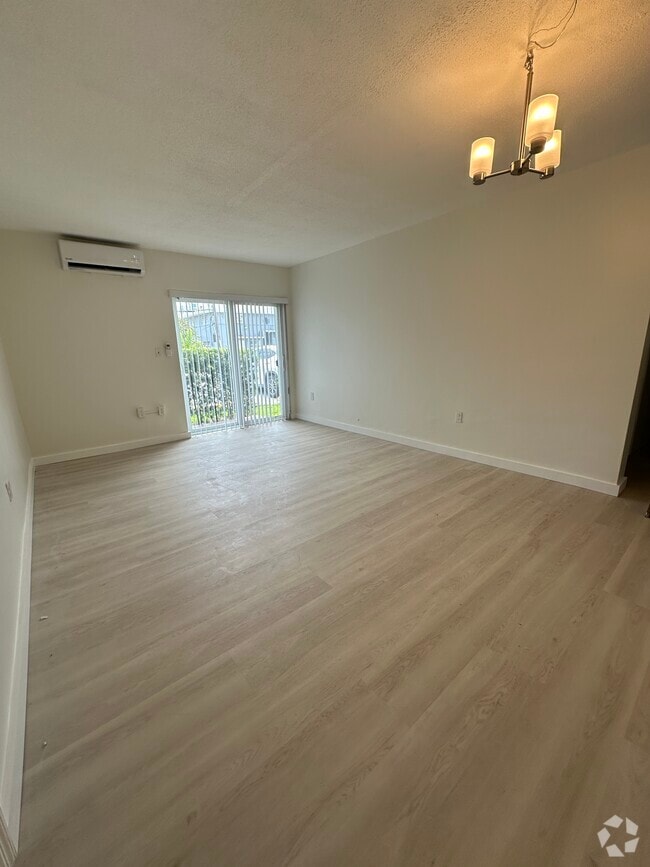 Building Photo - 1624 NW 16th Ter Unit 1 Rental