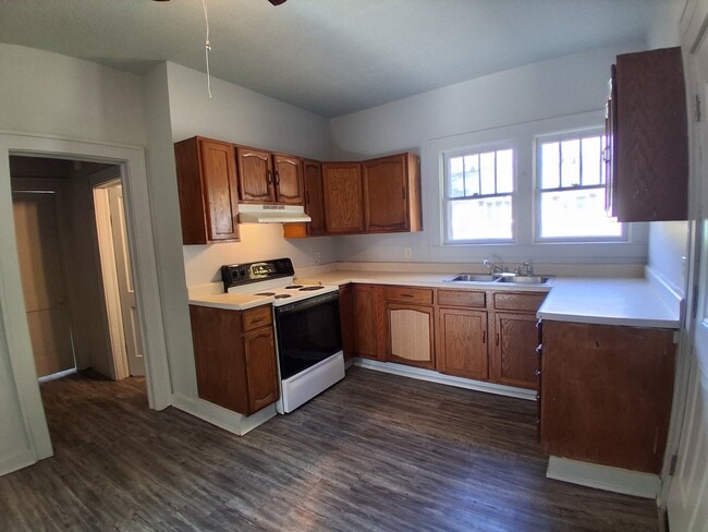 Photo - 1901 Smith Ave