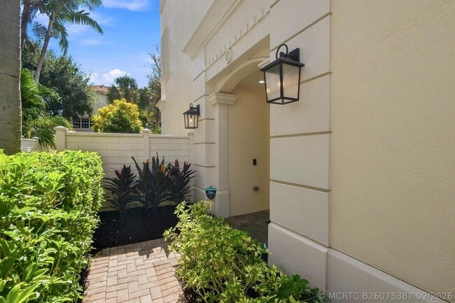 5550 NE Trieste Terrace