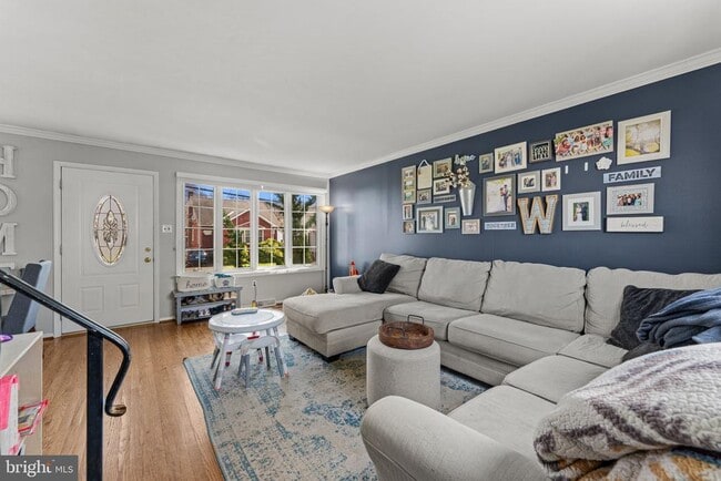 Photo - 268 Maple Ave