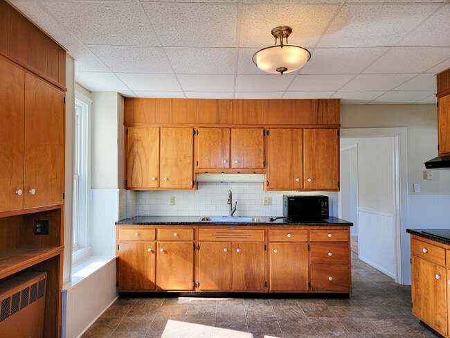Photo - 305 N Clay Rd