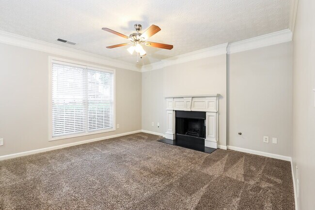 Photo - 4047 Riverside Pkwy