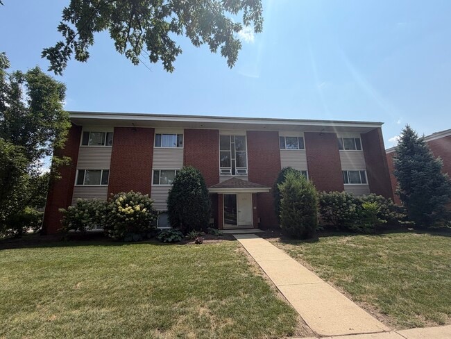Building Photo - 573 Pershing Ave Unit F