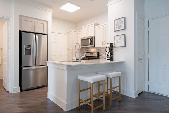 Photo - Charleston Court