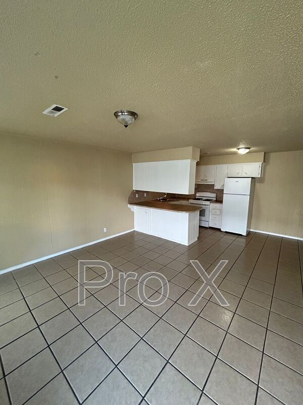 Photo - 405 Park St